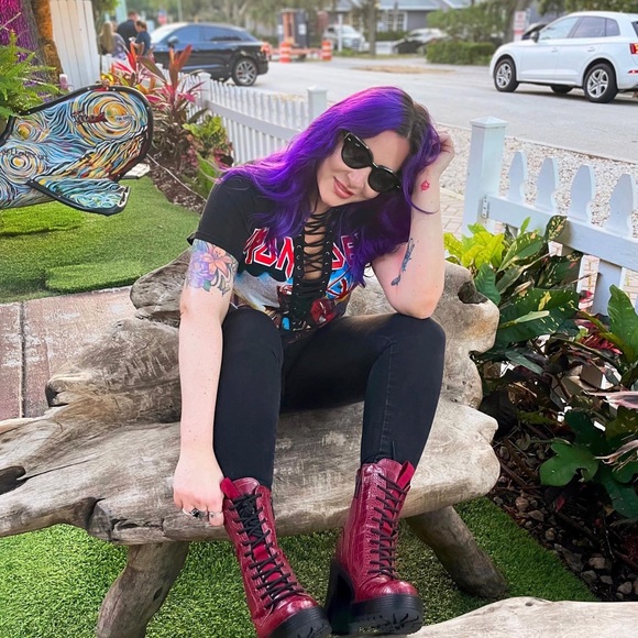 Meet your Posher, Ashley - Picture 2 of 4